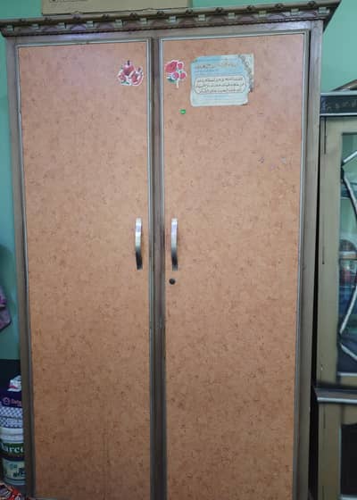 Large Wooden Almirah for Sale – Excellent Condition