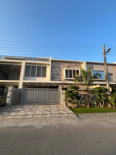 Prime Location 10 Marla House In Buch Executive Villas For sale At Good Location