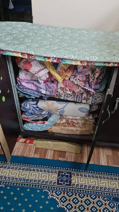 Iron Stand with good condition for sale- Immediately