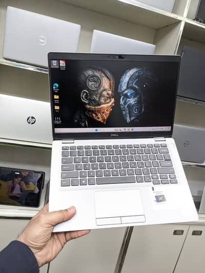 Dell Latitude 5310 i7 10th Gen 8GB RAM 256GB SSD Bezzeless Display !