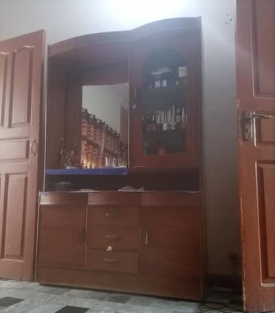 Dressing in very good condition,