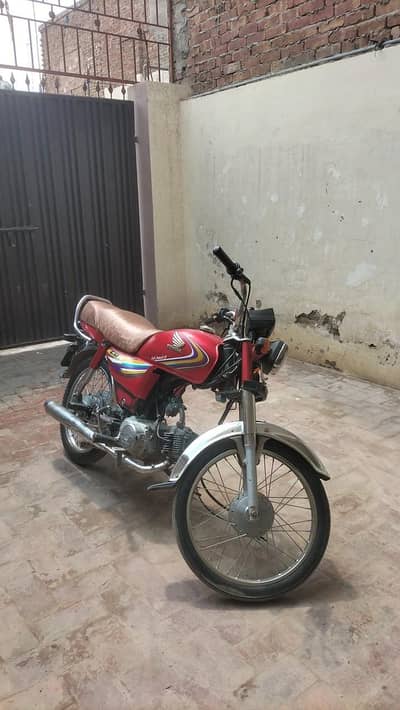 2015  model CD 70  all ok