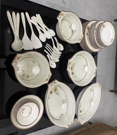 64 piece dinner set