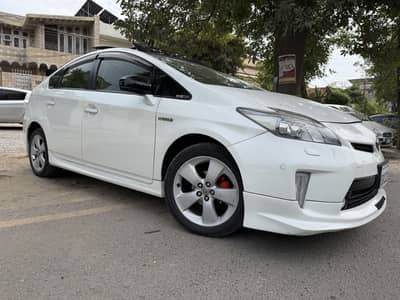 PRIUS 1.8 G touring LED (pkg)
