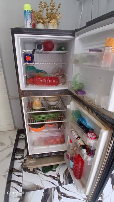 PEL Fridge Urgent sale good condition