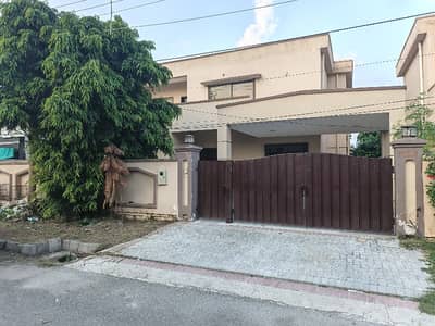 PAF Falcon Complex, A House Of 1 Kanal In Lahore