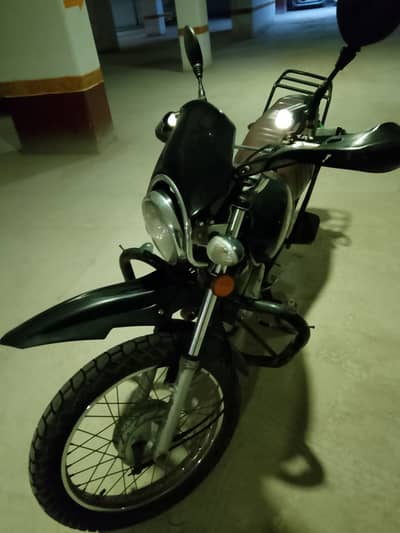 Suzuki GS 150 2021