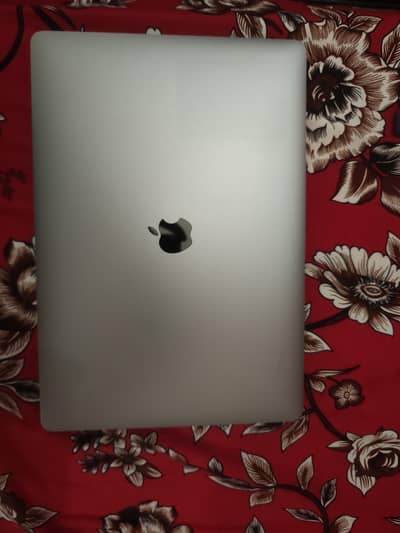 MacBook Pro 2017 15 Inch Brand new Condition