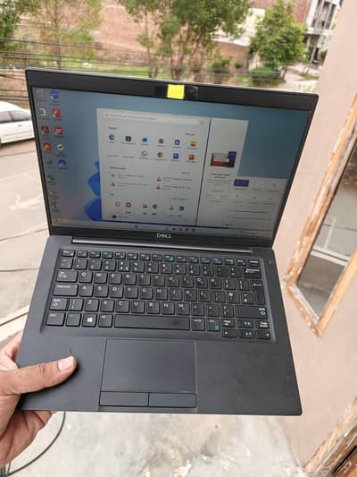 Dell Latitude 7390, Core i5-8th Gen, 256 nvme/16 gb with free bag