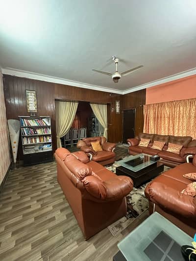 25.33 Marla Main Cavalry Ground House Near Khalid Masjid