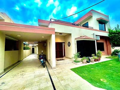 14 MARLA RENOVATED HOUSE GULBER-3