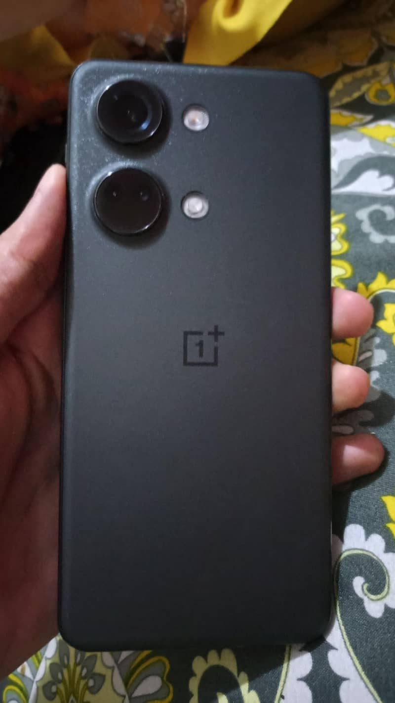 OnePlus ace 2v 0