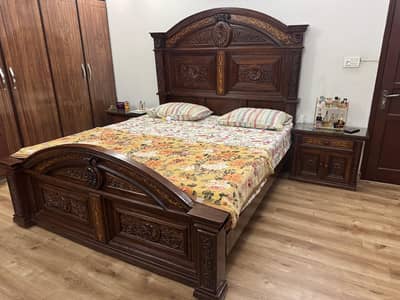 Heavy wooden bed set, side tables and dressing table