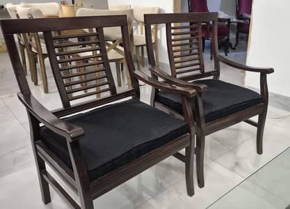 04 Seater Chairs with center Table  3' x 3'