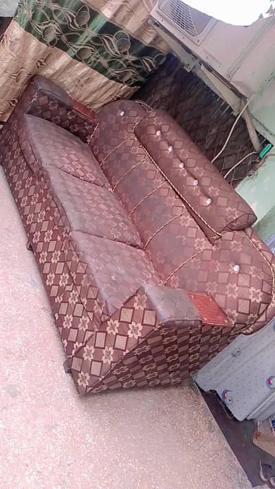 Comfortable 3-Seater Fabric Sofa – Floral,Design – Good Condition