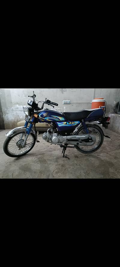 Honda CD70 2024