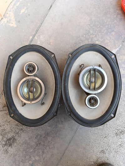 718 original speakers. poineer woofer