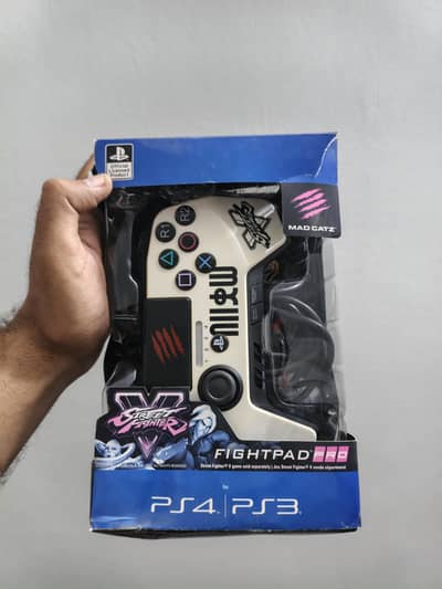 Playstation 4 original Street Fighter Limited Edition controller