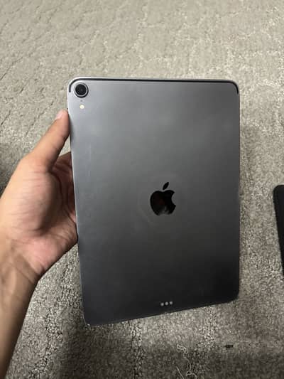 Ipad pro 11 inch. 64gb 120hz display