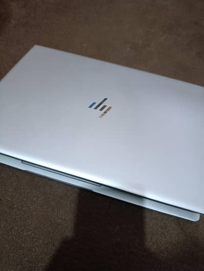 HP core i5 8th generation touch screen graphics card