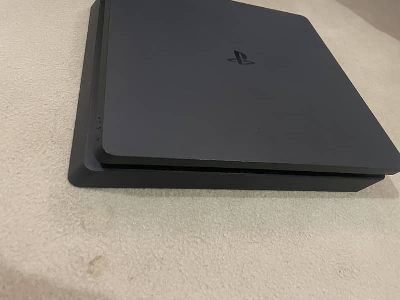 Ps4 slim 0