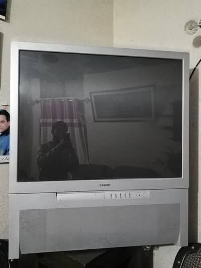 Sony Tv With 720 Resolution 2 Dual Large Speakers