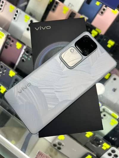 vivo V30.8/256 GB 03238136155 My WhatsApp number