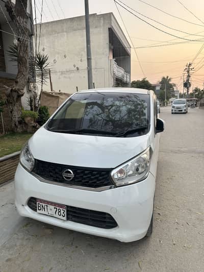 Days 2015/18 pearl white 660 cc