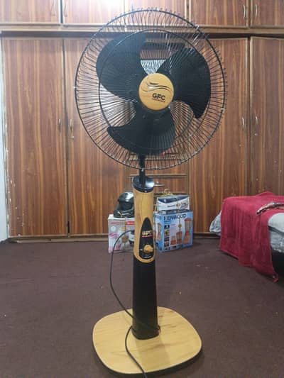 gfc pedestal fan only 1 month used
