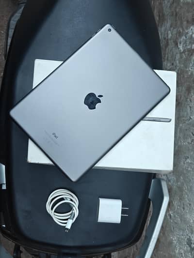 Ipad 9 generation 64gb With box cable