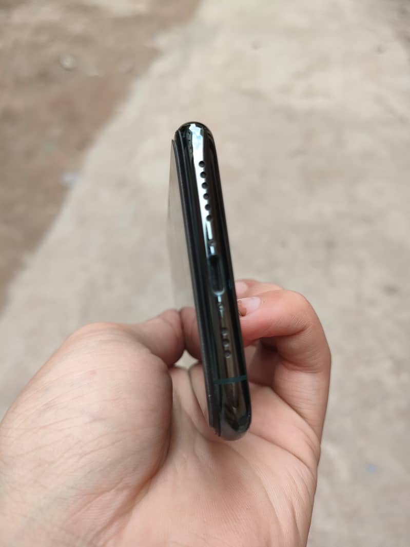Iphone 11 pro 4