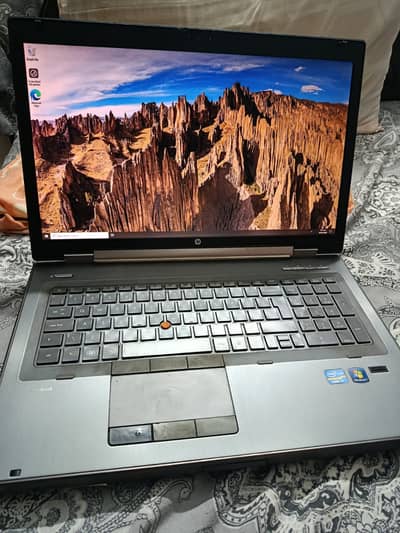 HP EliteBook 8760w Workstation Core i7 (8 Cores) 2GB Dedicated GPU