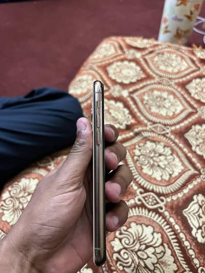 Iphone 11 pro factory unlock non pta