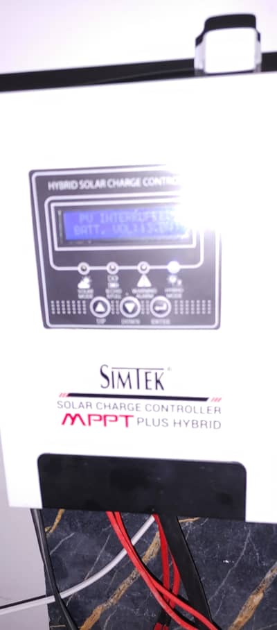 Simtek MPPT hybrid solar charge controller new in full warranty.
