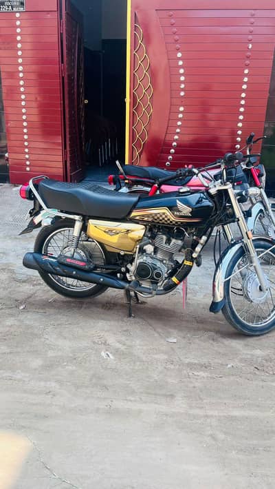 Honda 125 gold edition