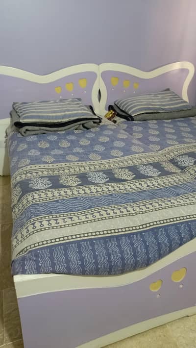 2 single bed jori each 3*3 heavy wood