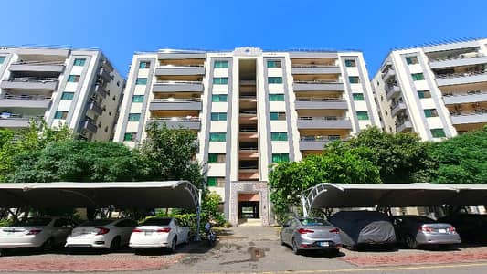 Beautiful & Open View 12 Marla 4 Bed Flat On 5th Floor For Sale In Askari 11 Lahore