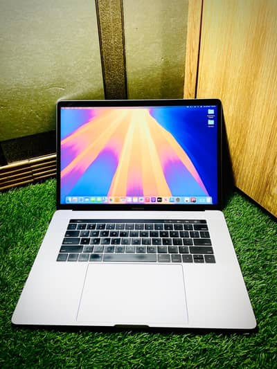 Apple MacBook Pro  2019(15.4") i9 32/512GB+4GB