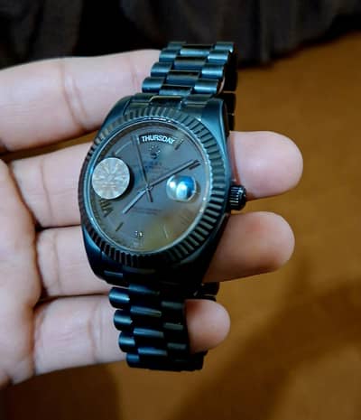 Black stainless steel Royal watch