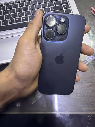 iPhone 15 pro blue clr