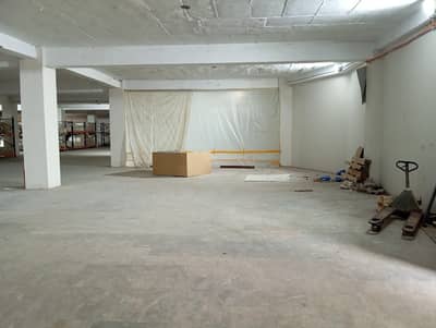 1.5 Kanal Double Story Factory Available For Rent.