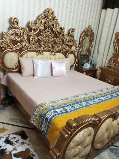 Master Wooden Bed Set For Sale