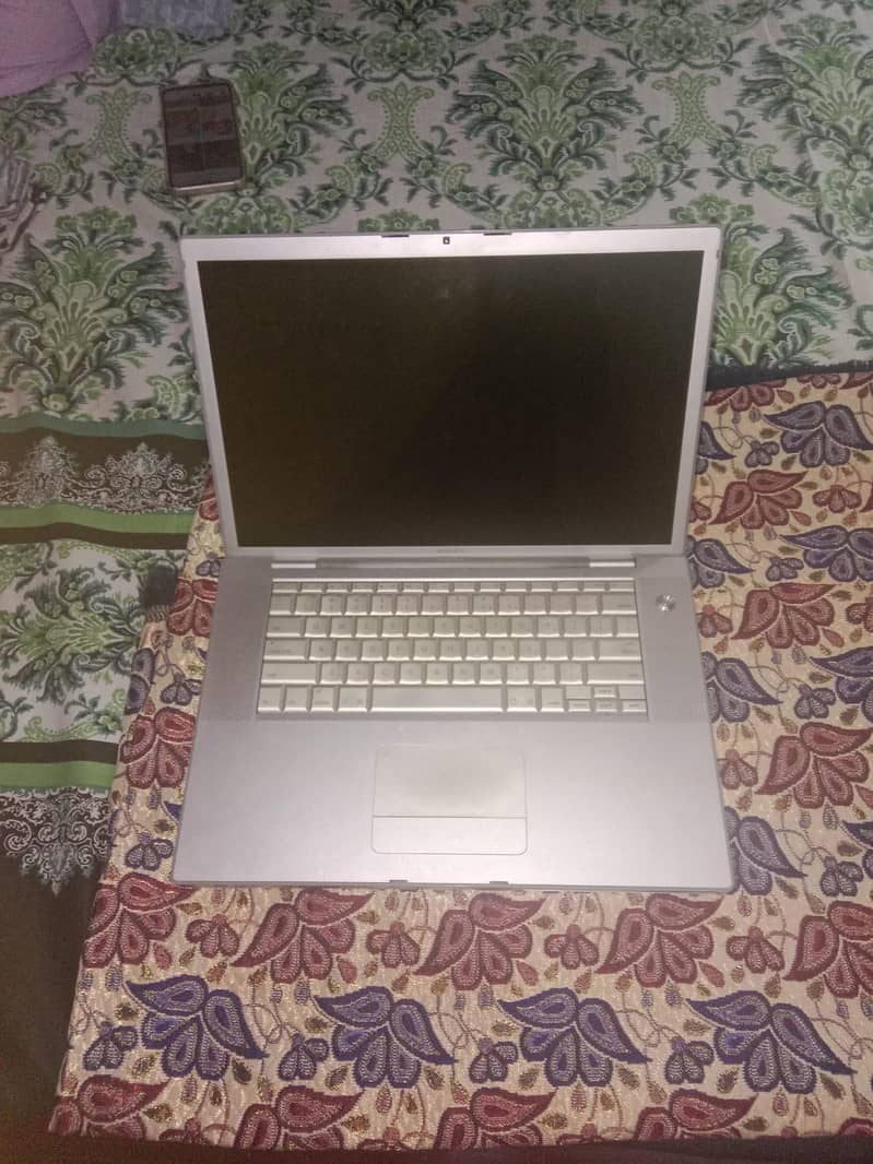 apple MacBook pro old version 1