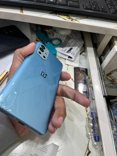 One plus 9r 12gb Ram 256gb Storage