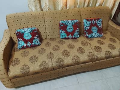Beautiful 5 seater sofa set (2 seater + 3 seater)