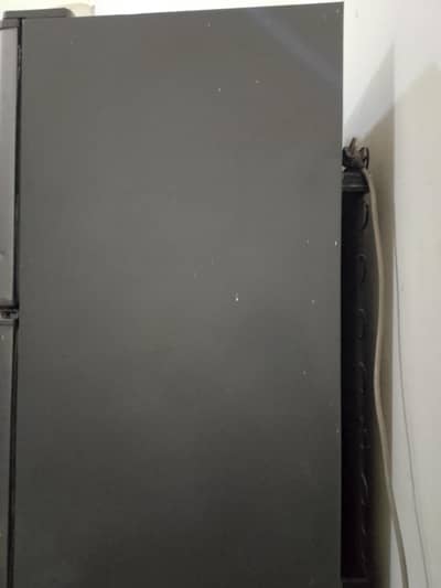 Dawlance fridge medium size