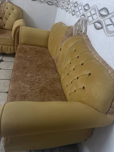 5 Seater Sofa Set (2+3) – Barely Used – Excellent Condition