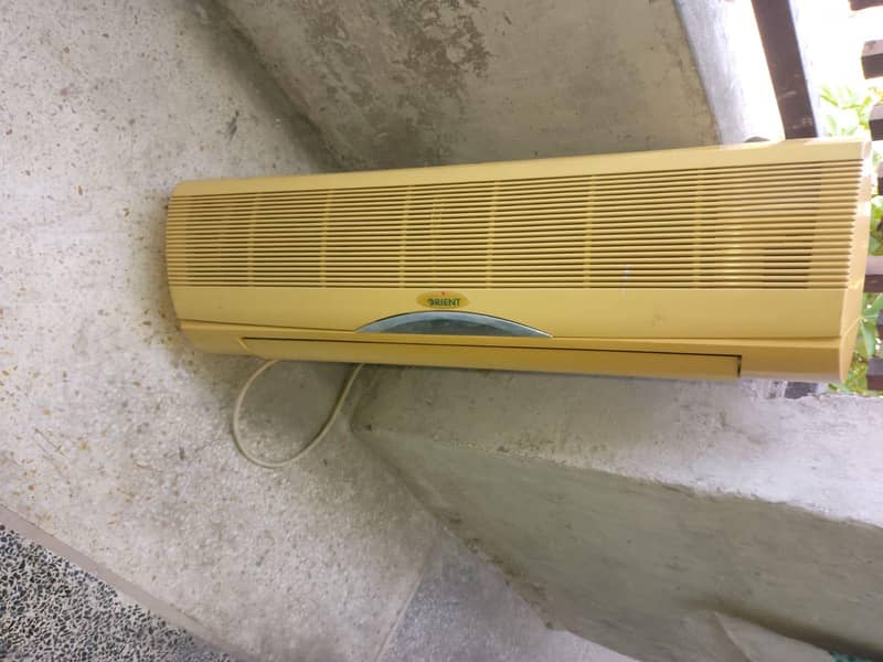 Orient 1 ton split ac 0