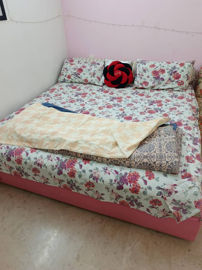 گدا اور بیڈ 0