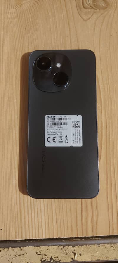 Tecno spark Go 1  single hand use